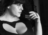 femme fatale ronde