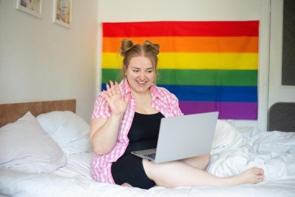 Construire des relations authentiques avec les travestis